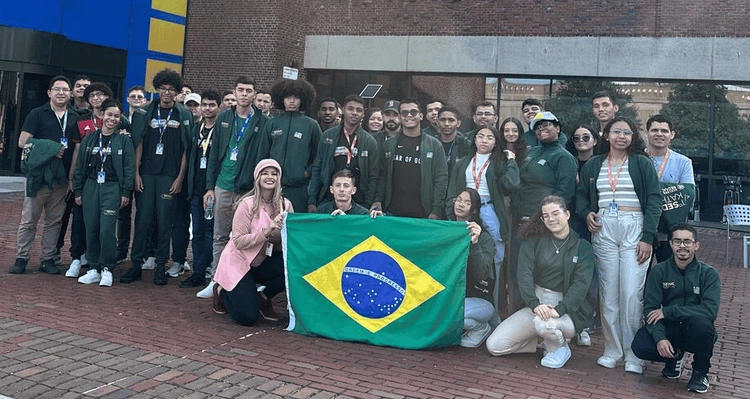 Estudantes e professores visitam Museu da Natureza em intercâmbio nos EUA