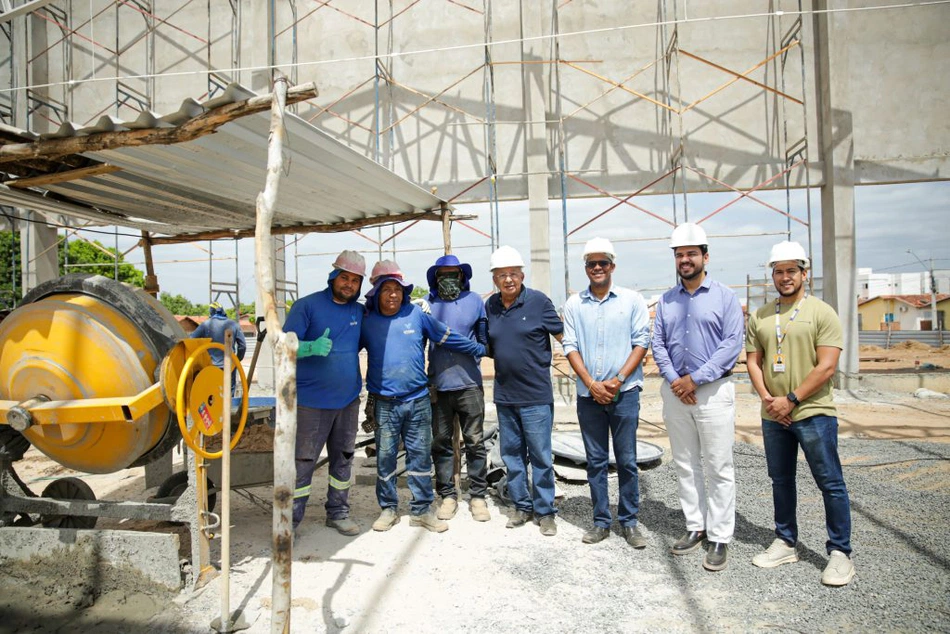 Prefeito Dr. Pessoa visita obras em Teresina