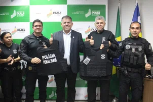 Secretário da Justiça do Piauí entrega 250 coletes à Polícia Penal