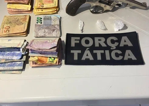 Polícia Militar prende homem por porte ilegal de arma