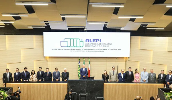 Solenidade realizada pela Assembleia Legislativa do Piauí (ALEPI)