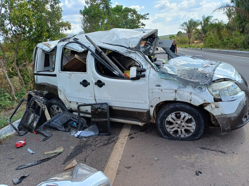 Motorhome envolvido em acidente na cidade de São Pedro do Piauí