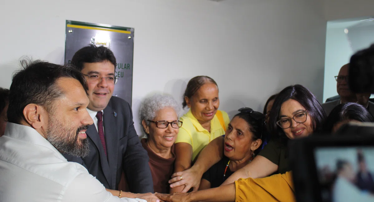 Rafael Fonteles inaugura Restaurante Popular no bairro Dirceu