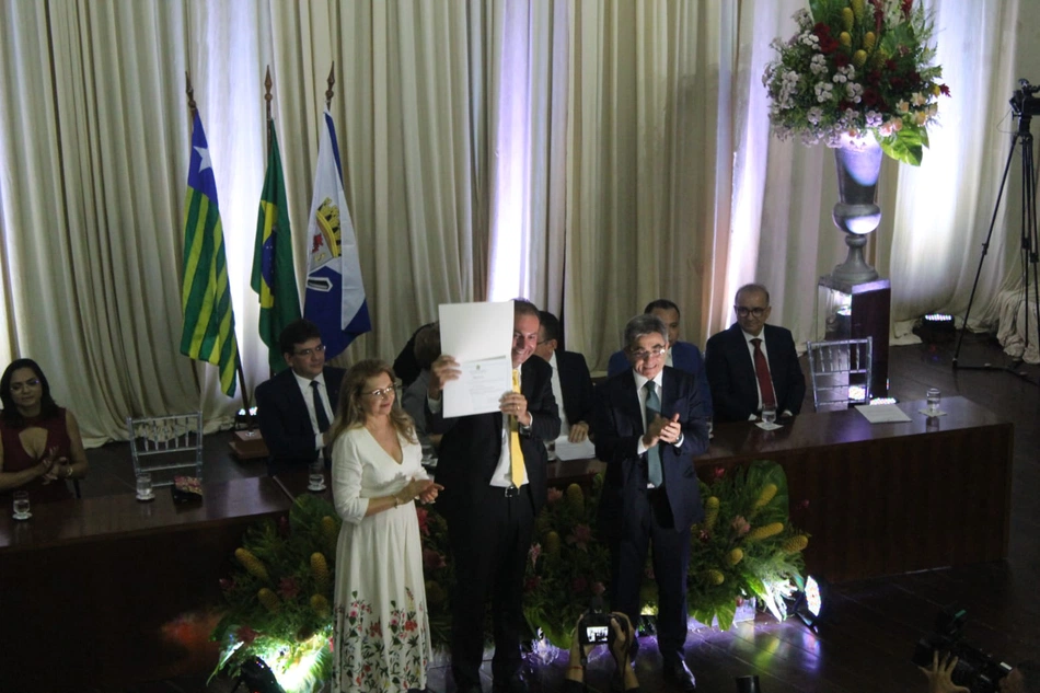 Jeová Alencar é diplomado vice-prefeito de Teresina