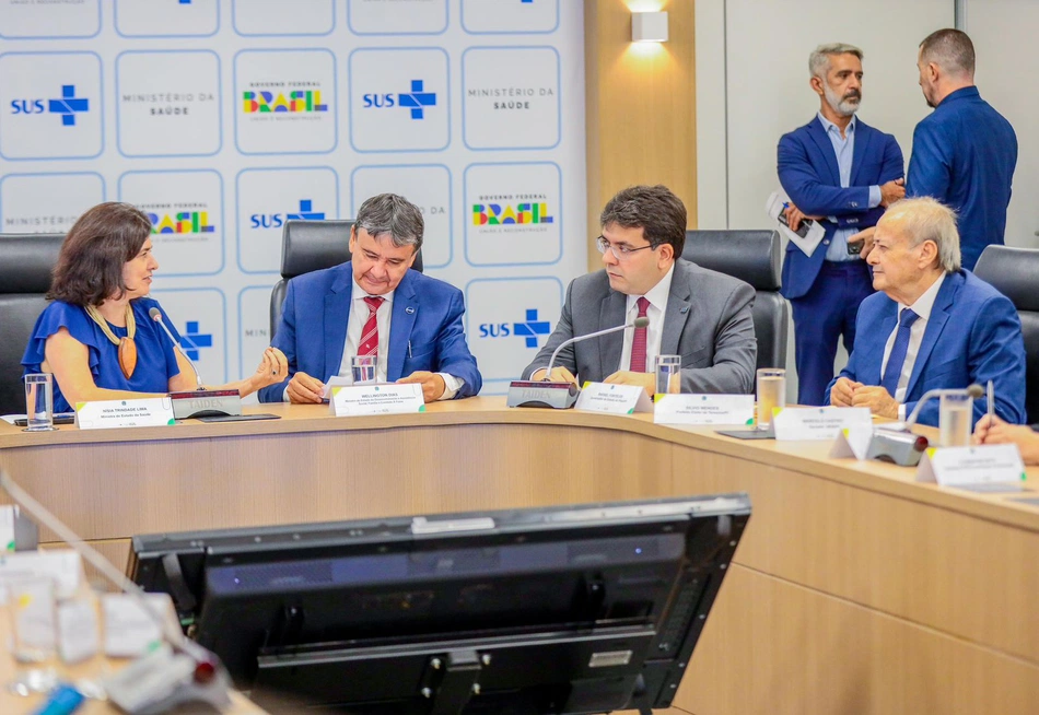 Pref. Silvio Mendes, Min. Wellington Dias, Gov. Rafael Fonteles e Min. da Saúde Nísia Trindade.