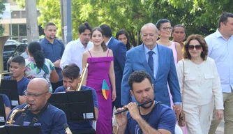 Prefeito Sílvio Mendes participa de missa em ação de graças