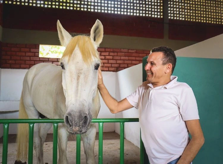 Mário Eduardo, secretário