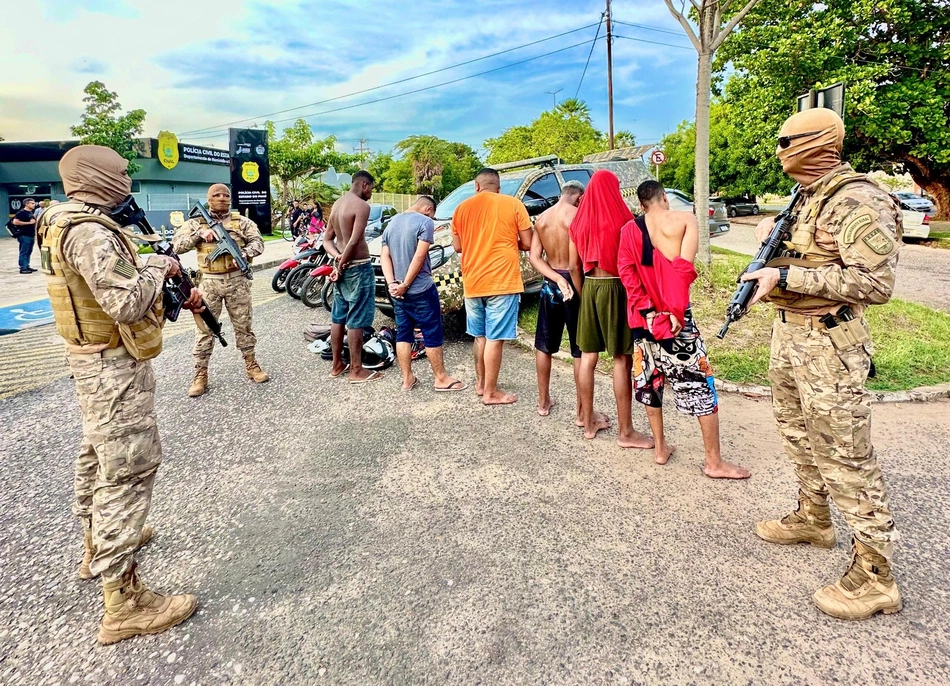 Suspeitos detidos pela PM em Teresina