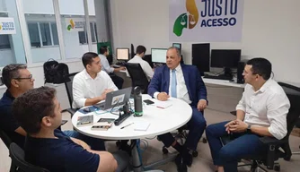 Equipe do Programa Justo Acesso reunido com Prefeito de Bocaina, Guilherme Portela