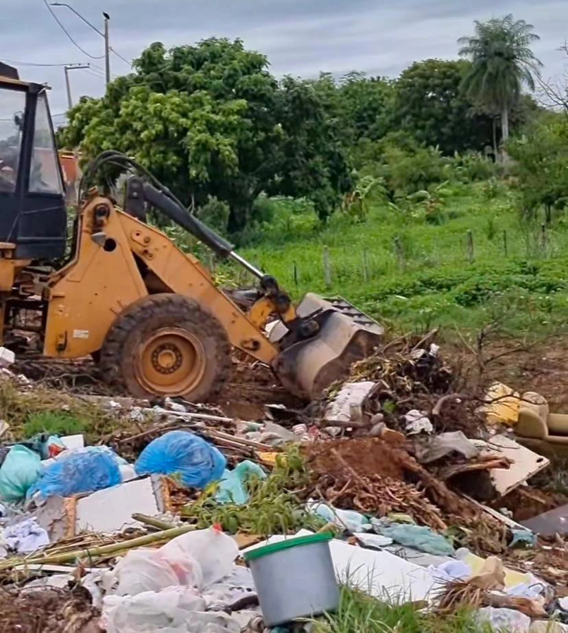 Limpeza no dique do Poti Velho, zona Norte de Teresina