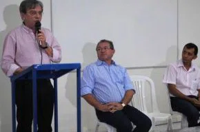 Arimateia Dantas Lopes, e o deputado federal Assis Carvalho