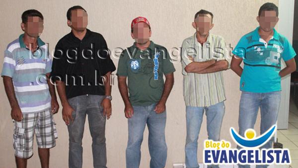 Cinco homens detidos por portarem CNH falsas.(Imagem:Blog do Evangelista)