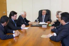 Deputados piauienses em audiência com o vice-presidente da República, Michel Temer.