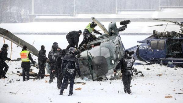 Destroços dos dois helicópteros acidentados em Berlim (Imagem:Reprodução)