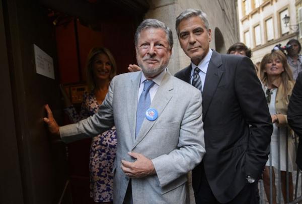 George Clooney chega a jantar de gala pró-Obama em Genebra em agosto(Imagem:Reprodução)