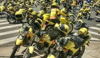 Mototaxistas interditam Frei Serafim