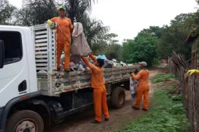 Mutirão de limpeza contra o Aedes aegypti mobiliza população batalhense