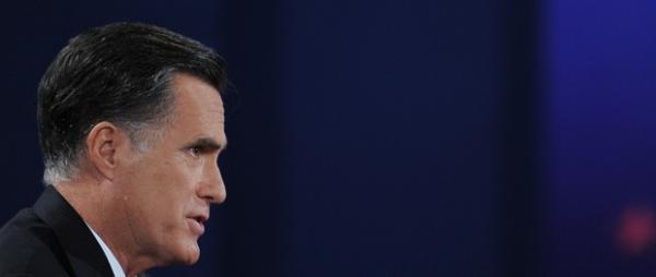 O candidato republicano Mitt Romney durante o debate desta segunda (22) (Imagem:AFP)