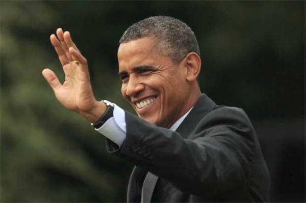 O presidente dos Eua, Barack Obama, acena da Casa Branca nesta terça-feira (4) antes de viajar para a Virgínia(Imagem:Reprodução)