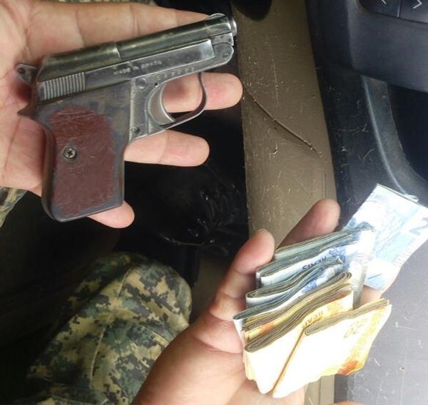 Polícia aprrende valor em dinheiro e uma pistola com menor(Imagem:Reprodução)