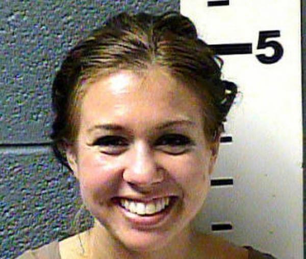 Sarah Richardson foi presa por dirigir bêbada em Las Cruces (Imagem:Reprodução)