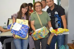 Servidores da Sesapi reúnem presentes para o projeto Papai Noel dos Correios