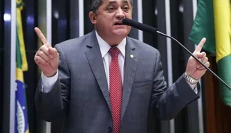 Deputado do PT José Guimarães é hostilizado